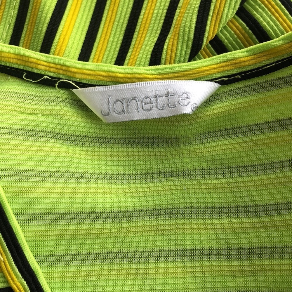 Janette Crop Top - Picture 4 of 4